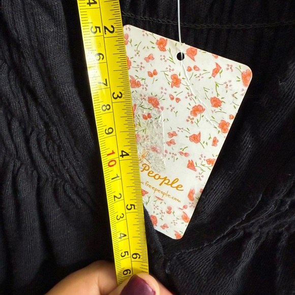 Free People Black Smocked Sleeveless Top Women’s Size M Linen Blend - Picture 11 of 11